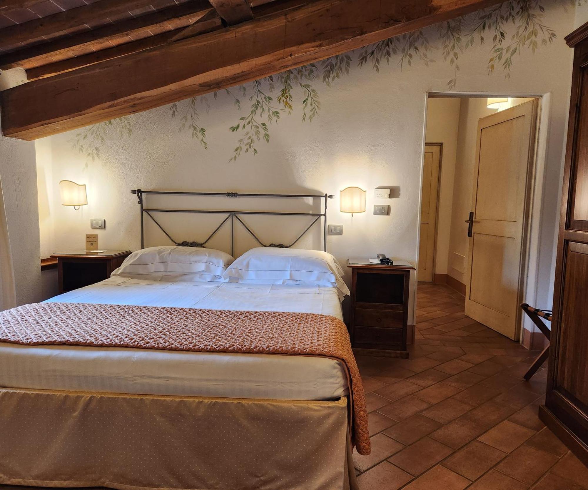 Villa Curina Resort Castelnuovo Berardenga Exterior photo